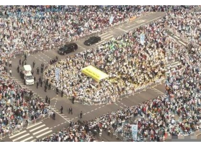 La messa del Papa a Seul La messa del Papa a Seul